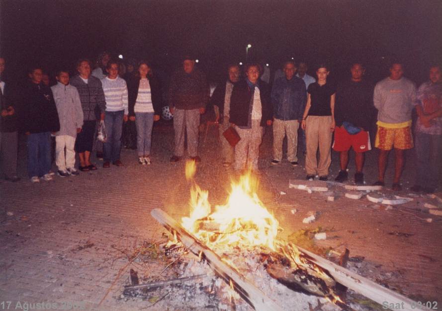 17 Ağustos 2002 , Saat 03:02 ,SEMA SİTESİ - Yalova